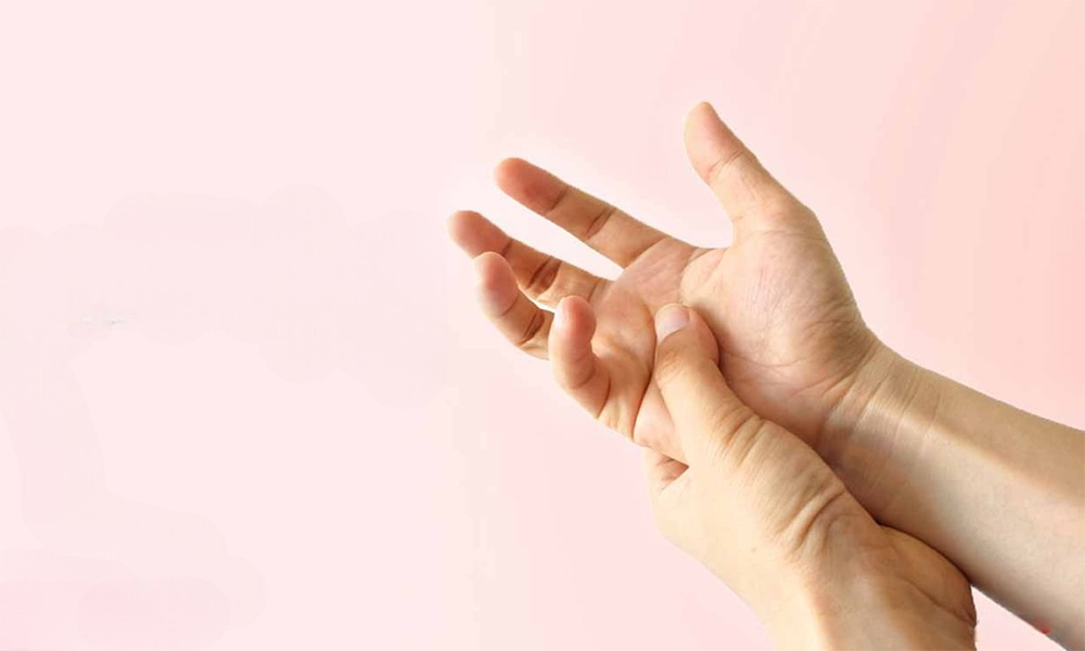 Tetik Parmak Ameliyatı